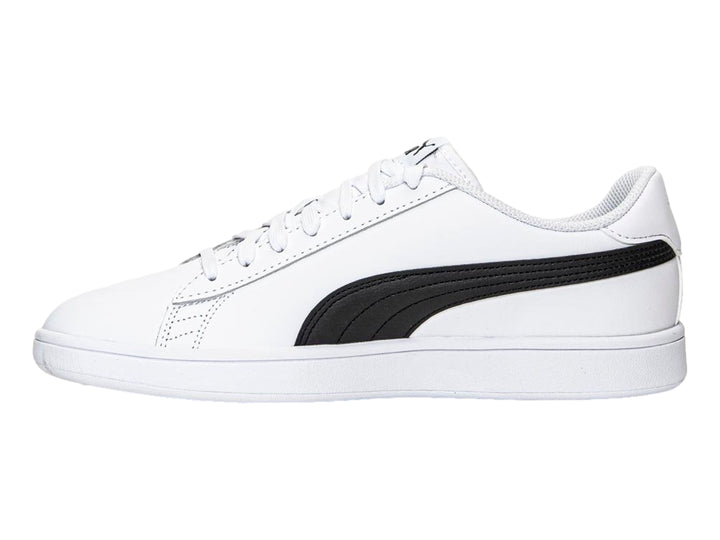 Tenis PUMA Smash V2 color blanco con franja lateral negra y suela blanca.