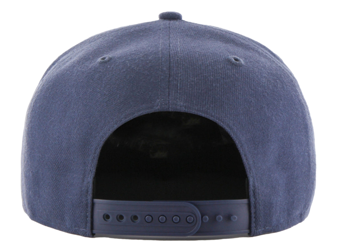 Gorra de béisbol 47 Brand en color azul timber blue con logotipo bordado de los New York Yankees y visera plana.