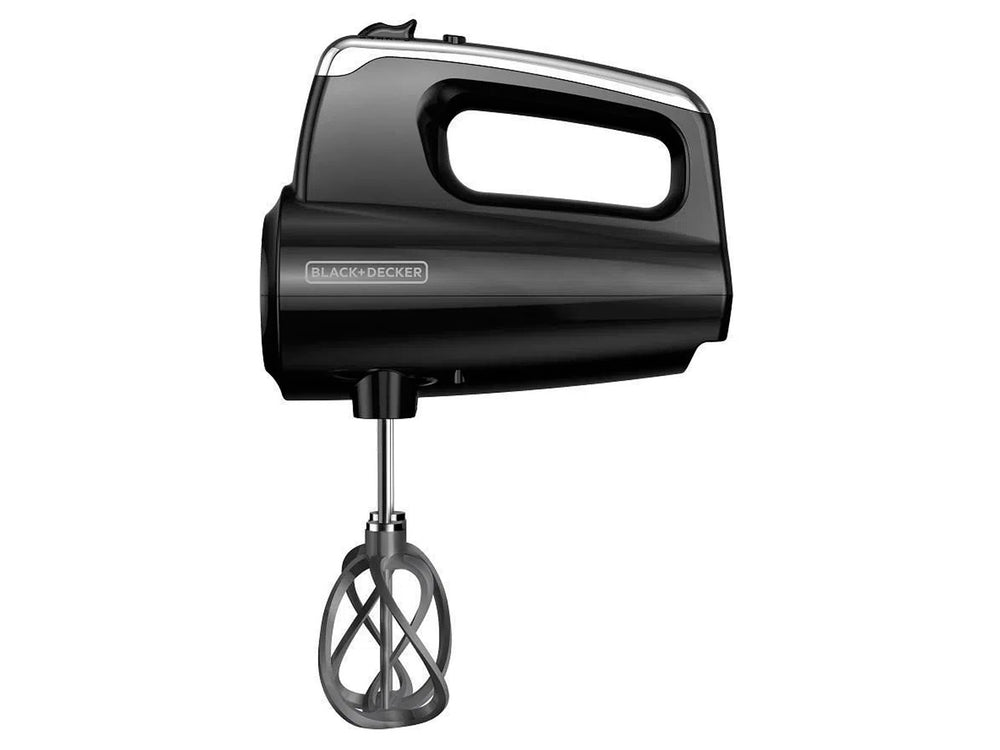 Batidora de mano Black and Decker color negro con detalles y batidores en color plata.
