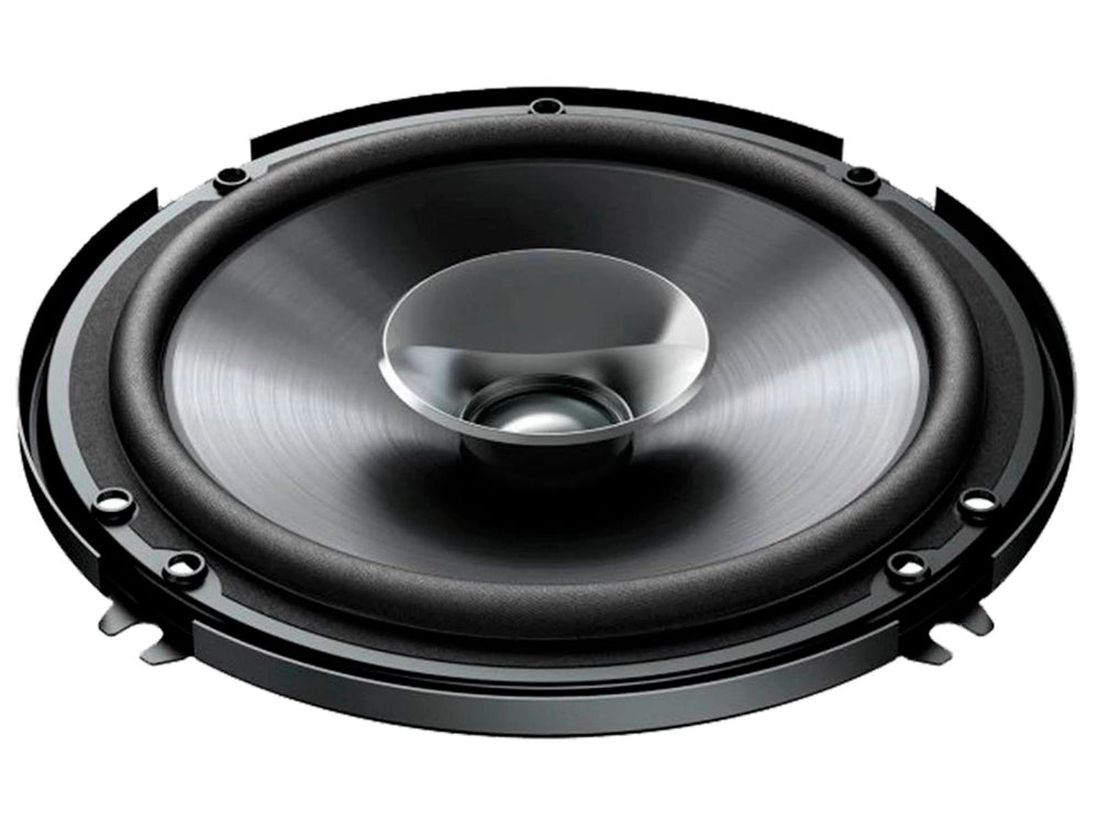 Par de bocinas Pioneer TS-G65 negras, una con rejilla protectora y otra sin ella.