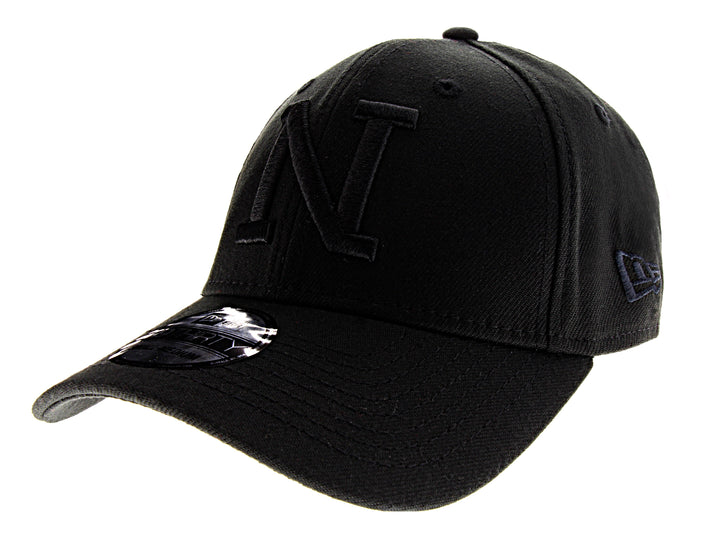 Gorra de béisbol New Era color negro con letra N bordada en el frente y visera curva.
