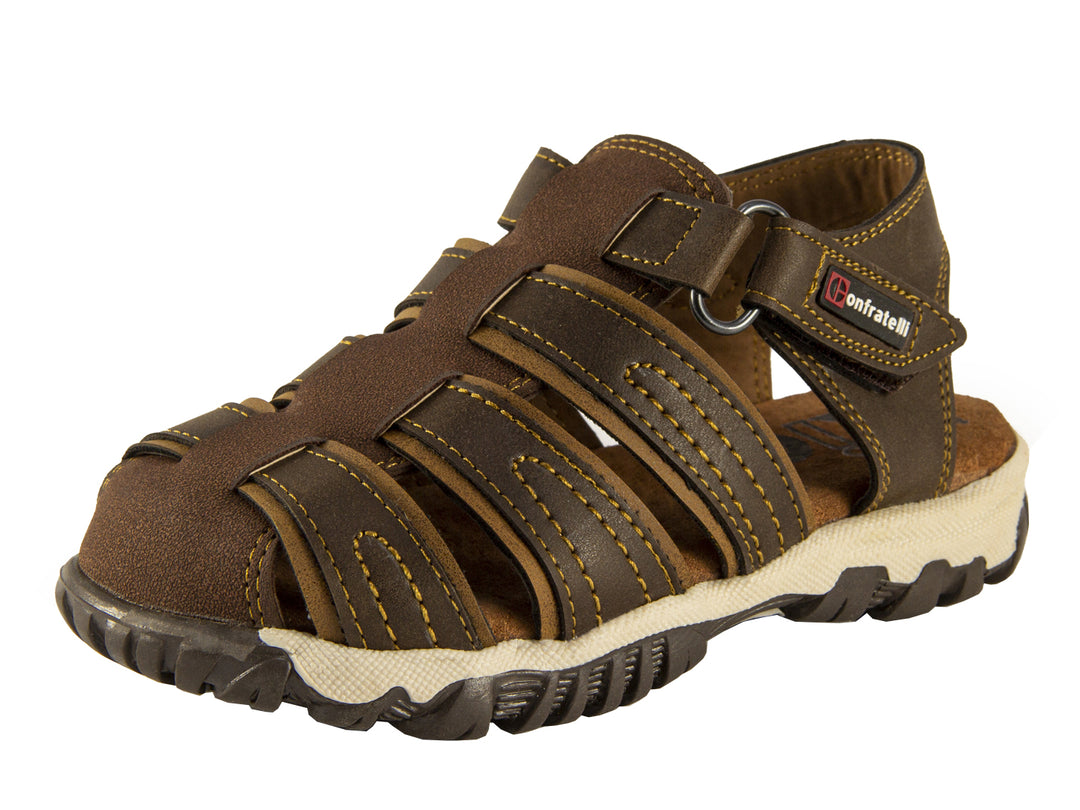 Sandalias color marrón para niño marca Confratelli con suela beige y marrón.