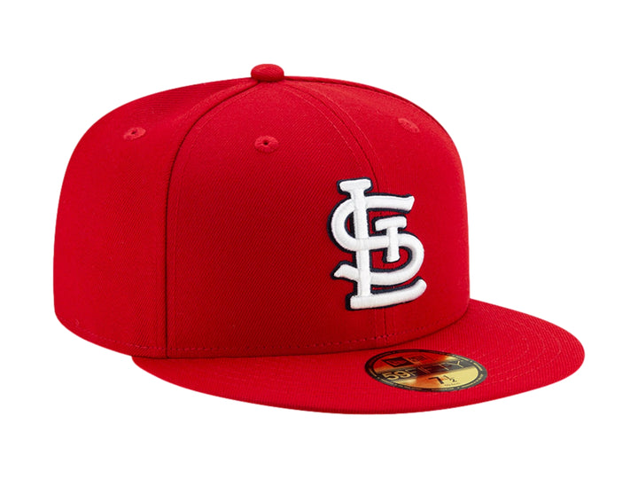 Gorra de béisbol New Era color rojo con logotipo bordado de St. Louis Cardinals en blanco.