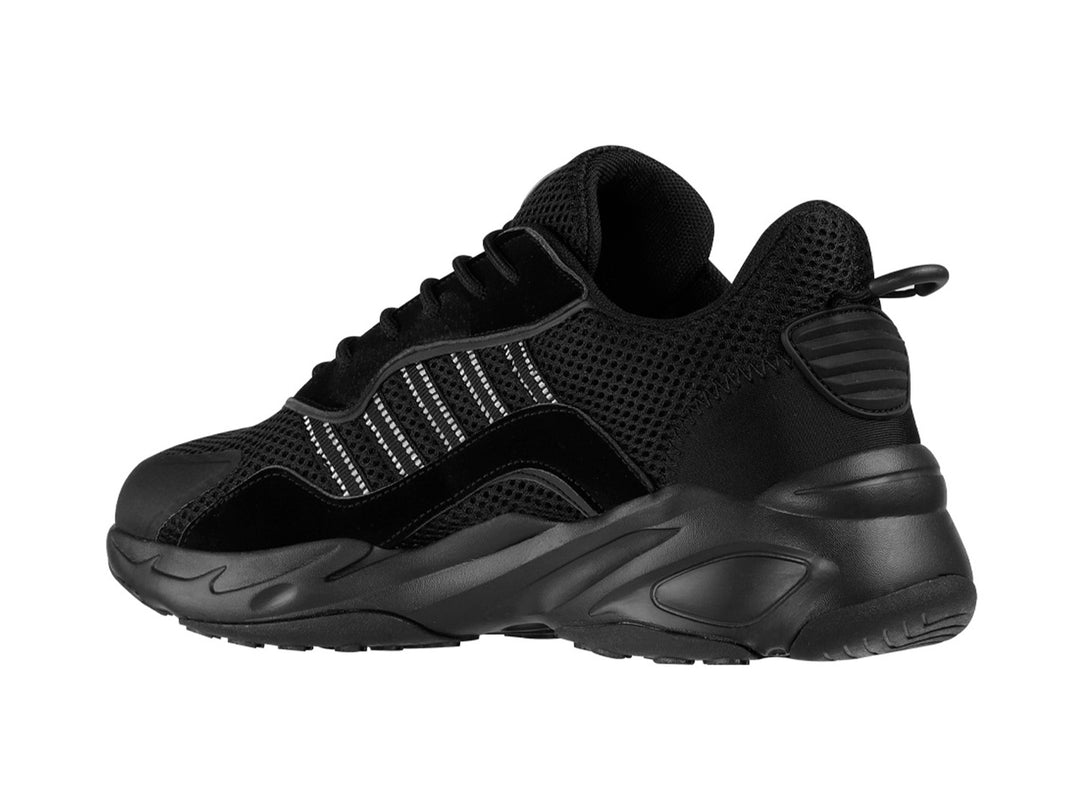 Tenis K-Swiss Quicker para hombre en color negro monocromo con suela gruesa y detalles en malla.
