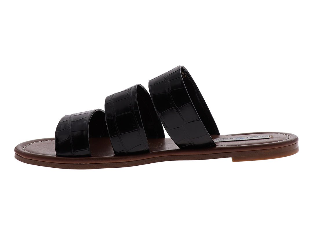 Sandalias negras para mujer con tres tiras anchas y suela plana en color marrón oscuro.