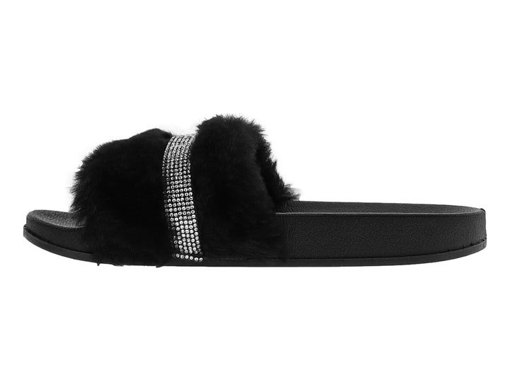 Sandalia deslizable negra con correa de peluche y detalle de banda brillante plateada.