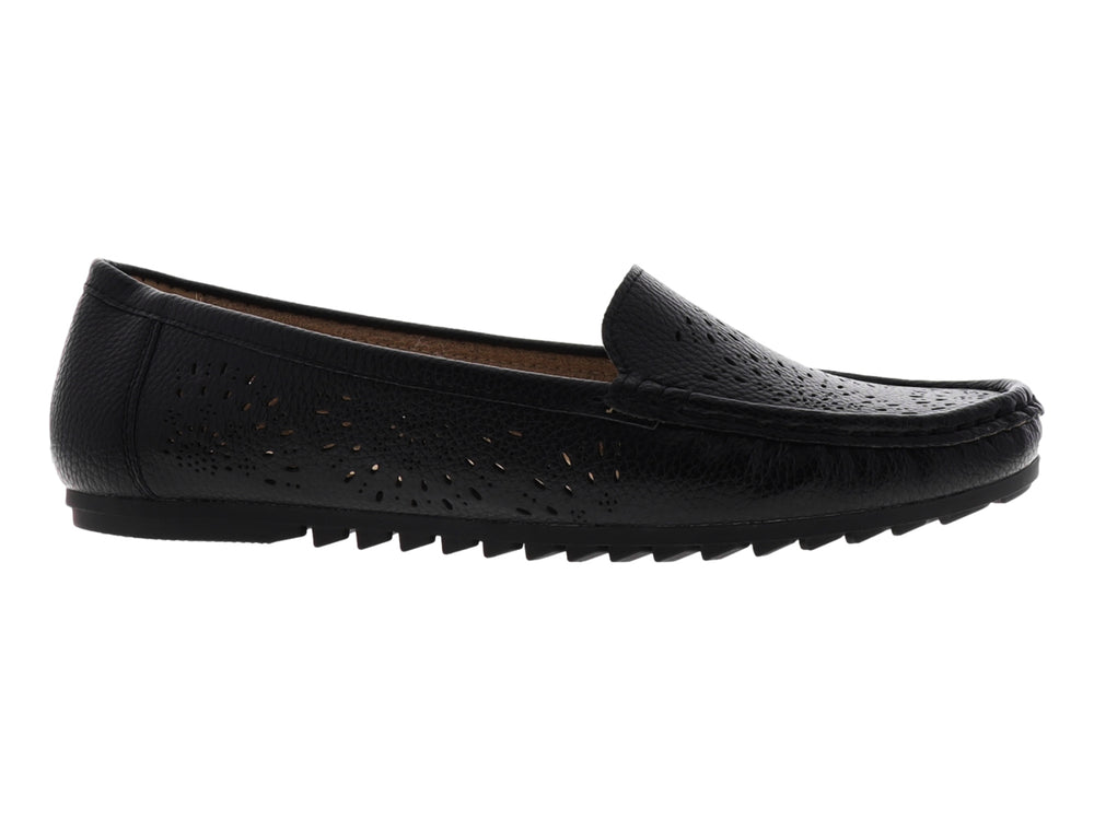 Zapato negro de cuero perforado estilo mocasín para confort.