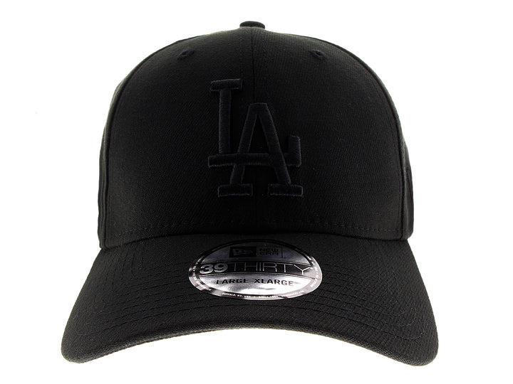 Gorra de béisbol New Era color negro con logotipo de Los Angeles Dodgers bordado en el frente.