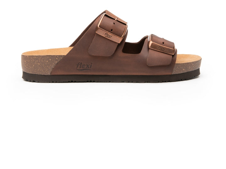 Sandalias Flexi color café para mujer con dos correas ajustables con hebillas y suela ergonómica.