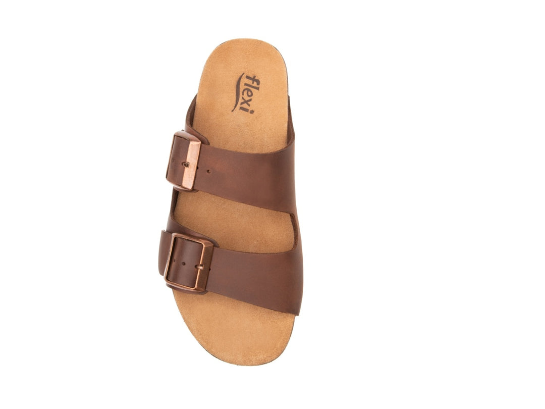 Sandalias Flexi color café para mujer con dos correas ajustables con hebillas y suela ergonómica.