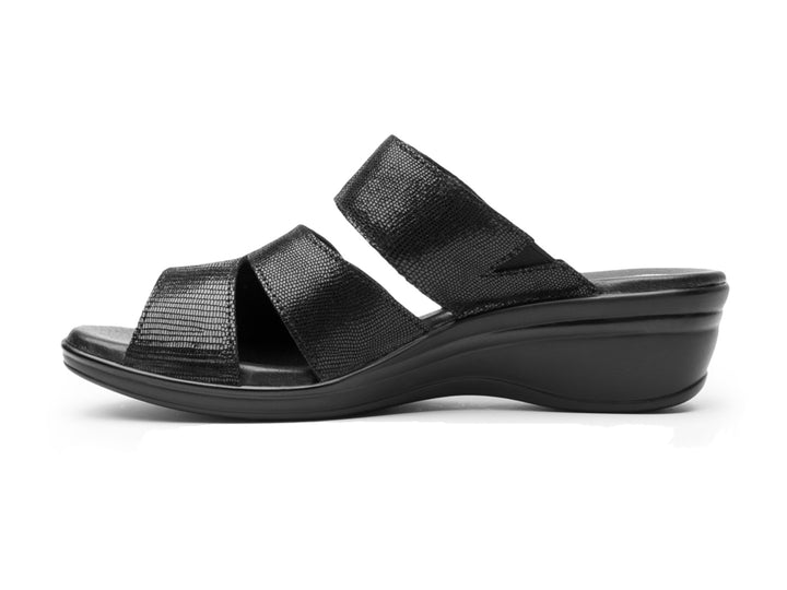 Sandalia Flexi para mujer en color negro con dos correas anchas y suela ergonómica.