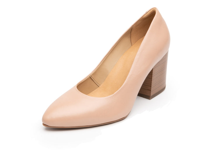 Zapatilla Flexi para mujer en color maquillaje con tacón grueso color madera.