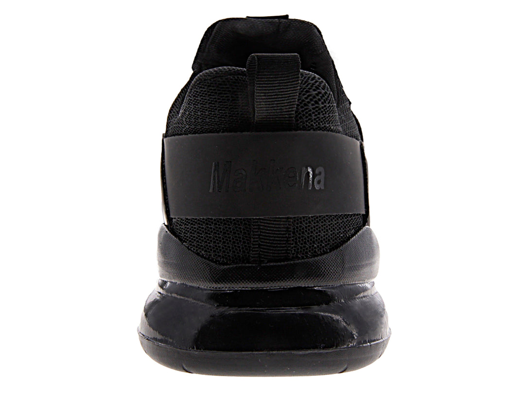 Tenis deportivo de baloncesto color negro con suela gruesa y detalles en malla.
