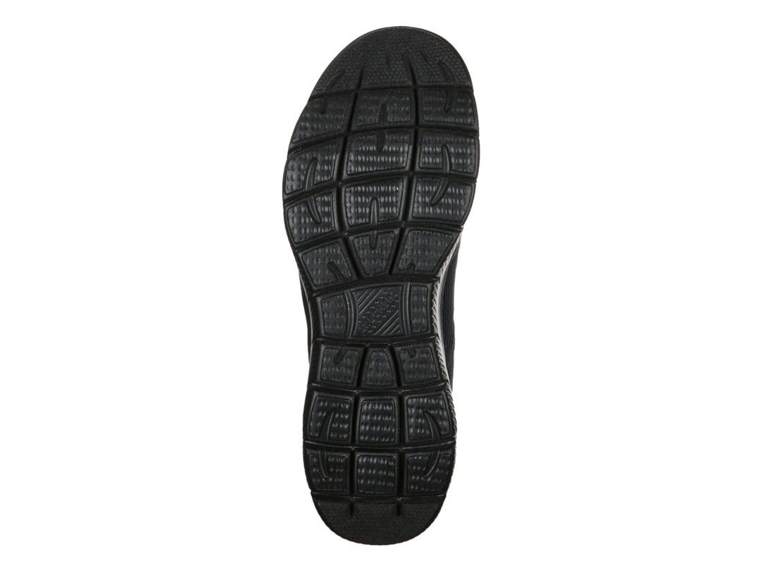 Tenis deportivos Skechers para hombre en color negro con tejido de malla y suela ligera.