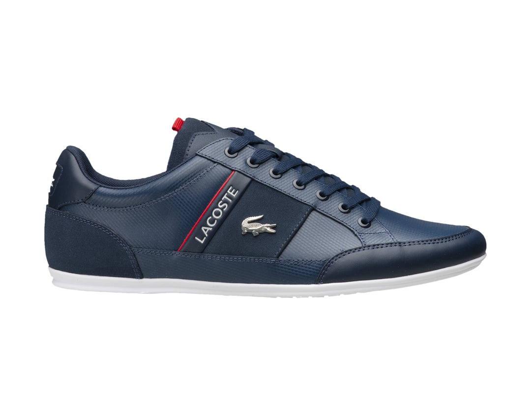 Tenis Lacoste Chaymon para hombre en color azul marino con suela blanca.