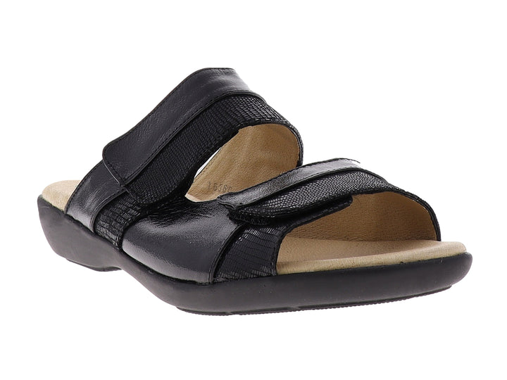 Sandalias negras con dos correas anchas, una con textura de serpiente y plantilla en color beige.