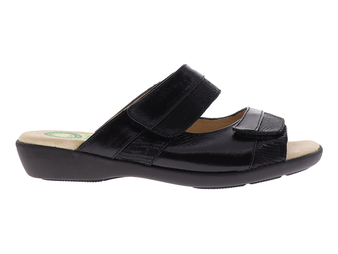 Sandalias negras con dos correas anchas, una con textura de serpiente y plantilla en color beige.