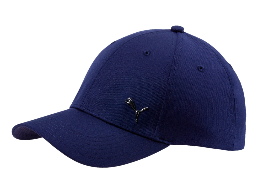 Gorra PUMA Metal Cat de color azul marino con logotipo metálico en el frente.