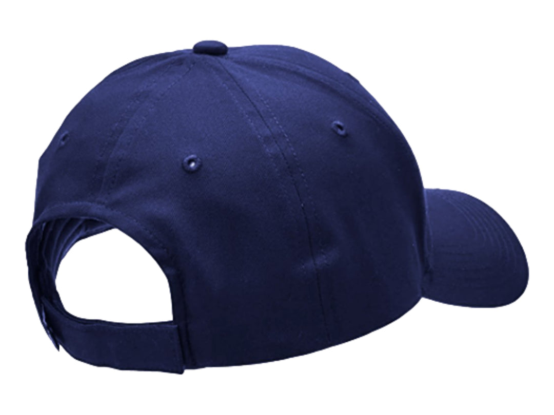 Gorra PUMA Metal Cat de color azul marino con logotipo metálico en el frente.