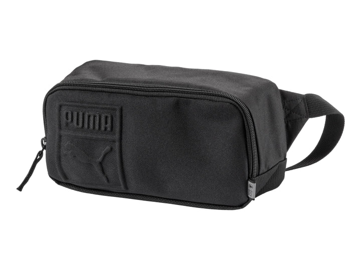 Riñonera PUMA color negro con logotipo en relieve y cierre superior.