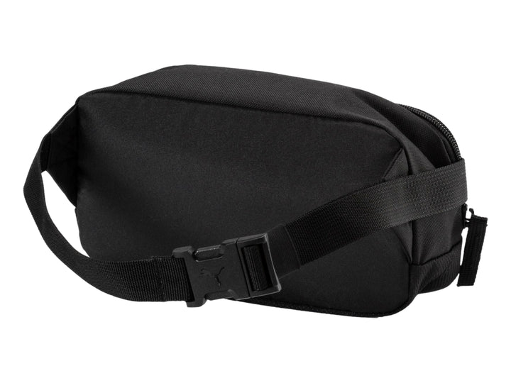 Riñonera PUMA color negro con logotipo en relieve y cierre superior.
