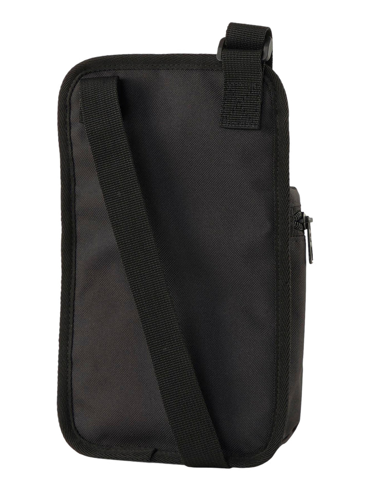 Bolso portable PUMA Academy color negro con correa ajustable y múltiples compartimentos con cierre.