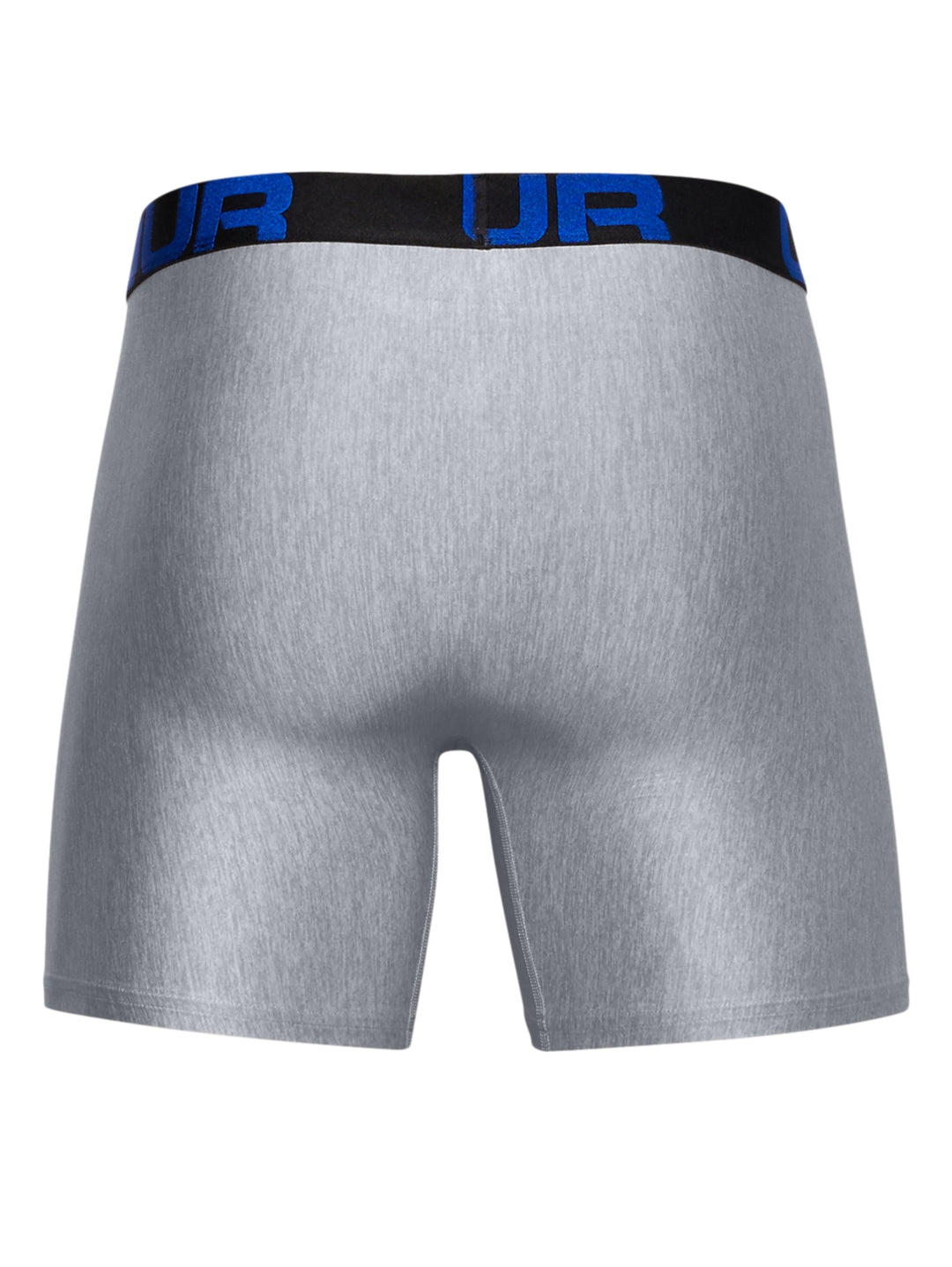 Hombre vistiendo boxer gris de Under Armour con banda elástica azul marino.
