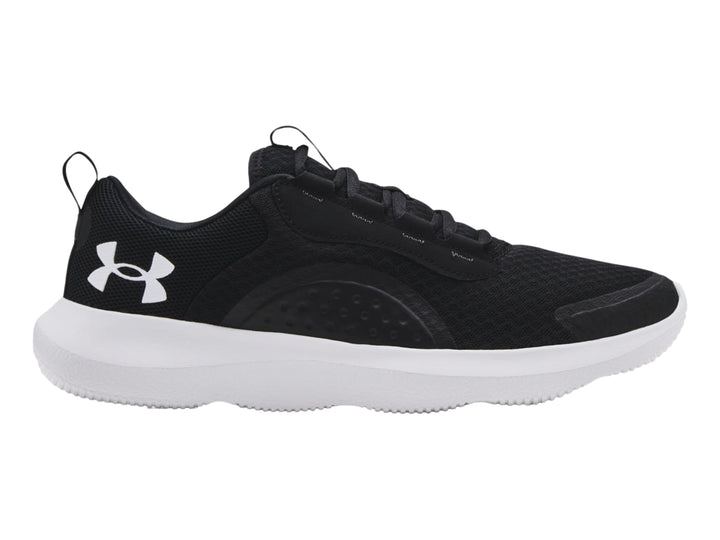 Tenis deportivos Under Armour UA Victory color negro con suela blanca y logotipo blanco.