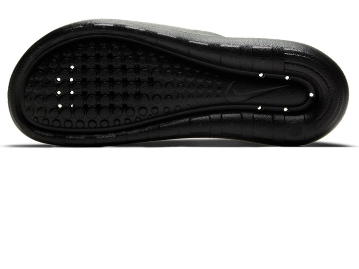 Sandalia Nike Victori One Shower Slide para mujer en color negro.