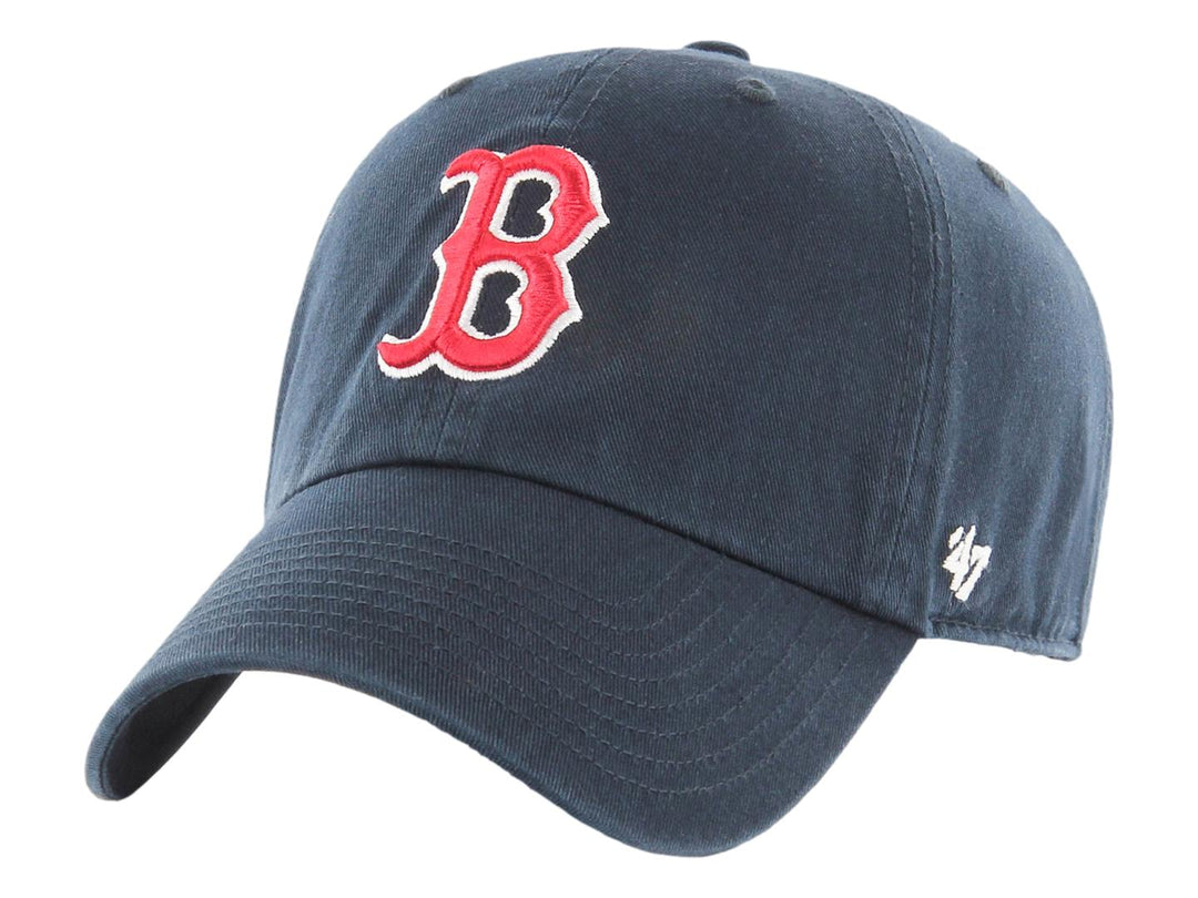 Gorra de béisbol color negro con logotipo de Boston Red Sox bordado en rojo.