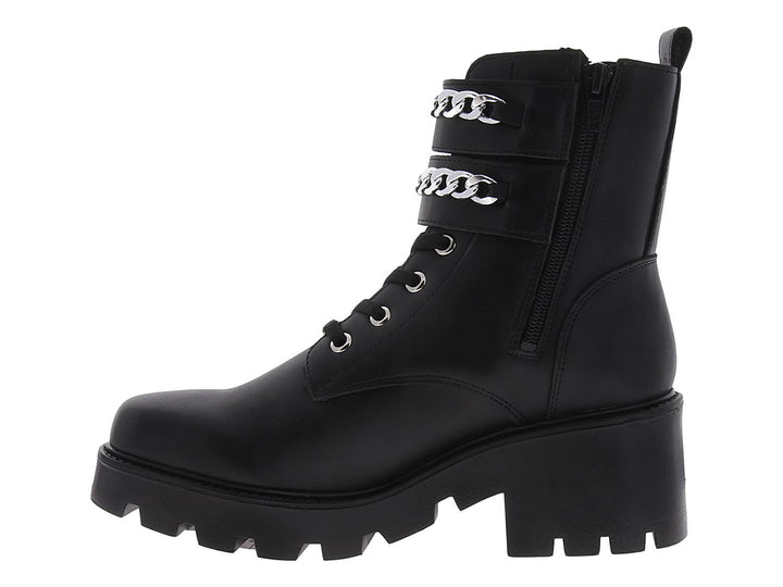 Botas negras de plataforma para mujer con detalles de cadenas plateadas y agujetas.