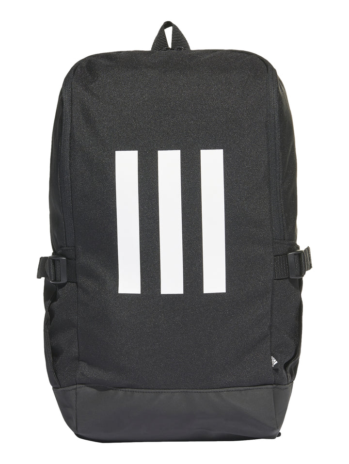 Mochila Adidas color negro con tres franjas blancas verticales en el centro.