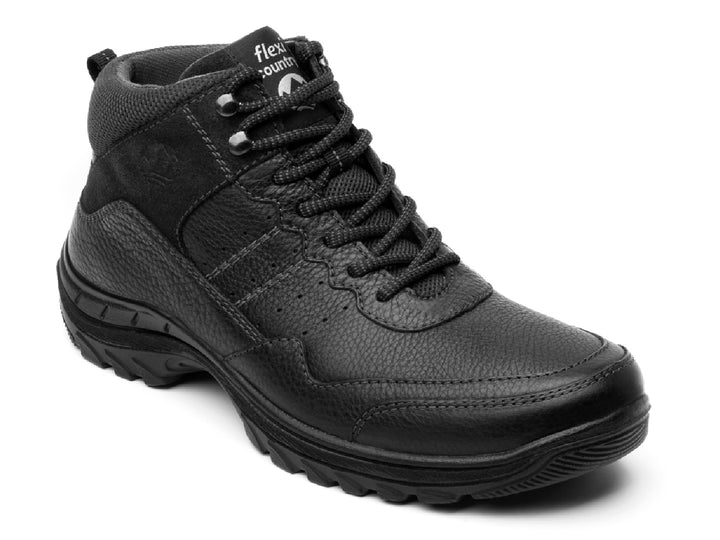 Botas Flexi Freeland Country para hombre en color negro, de cuero con suela robusta y cordones.