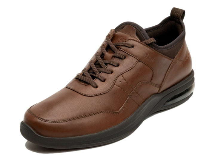Zapato casual Flexi para hombre en color brandy con cordones y suela oscura.