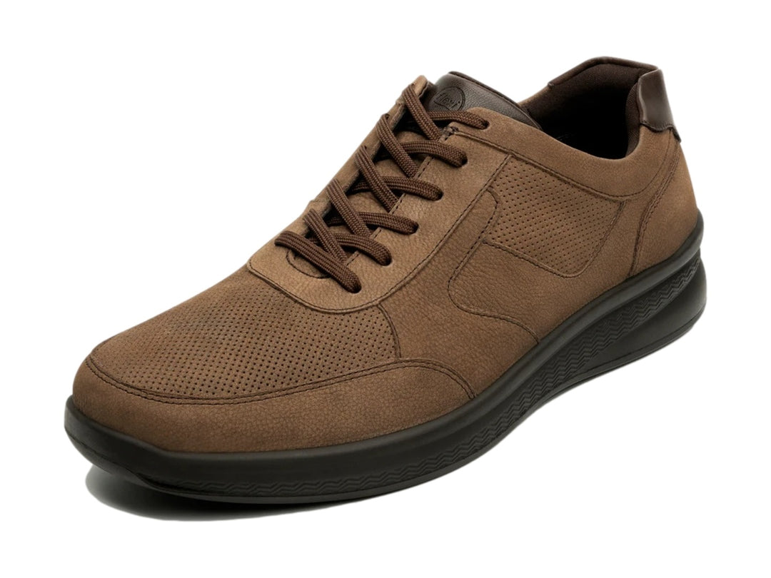 Zapato casual Flexi Samoa 2 para hombre en color taupe con suela oscura y detalles perforados.
