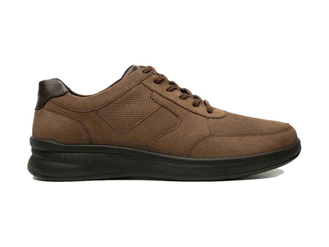 Zapato casual Flexi Samoa 2 para hombre en color taupe con suela oscura y detalles perforados.