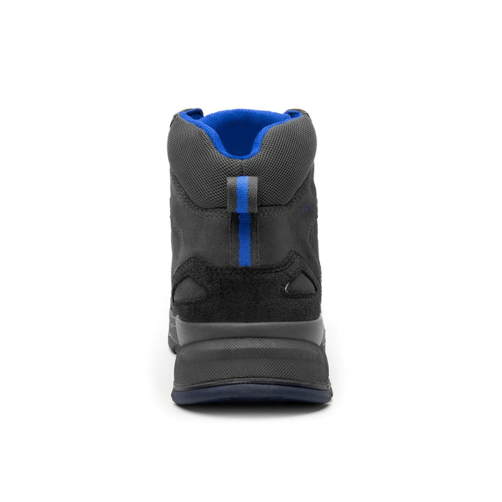 Botas deportivas Flexi Frey para hombre en color gris con detalles en azul y suela robusta.