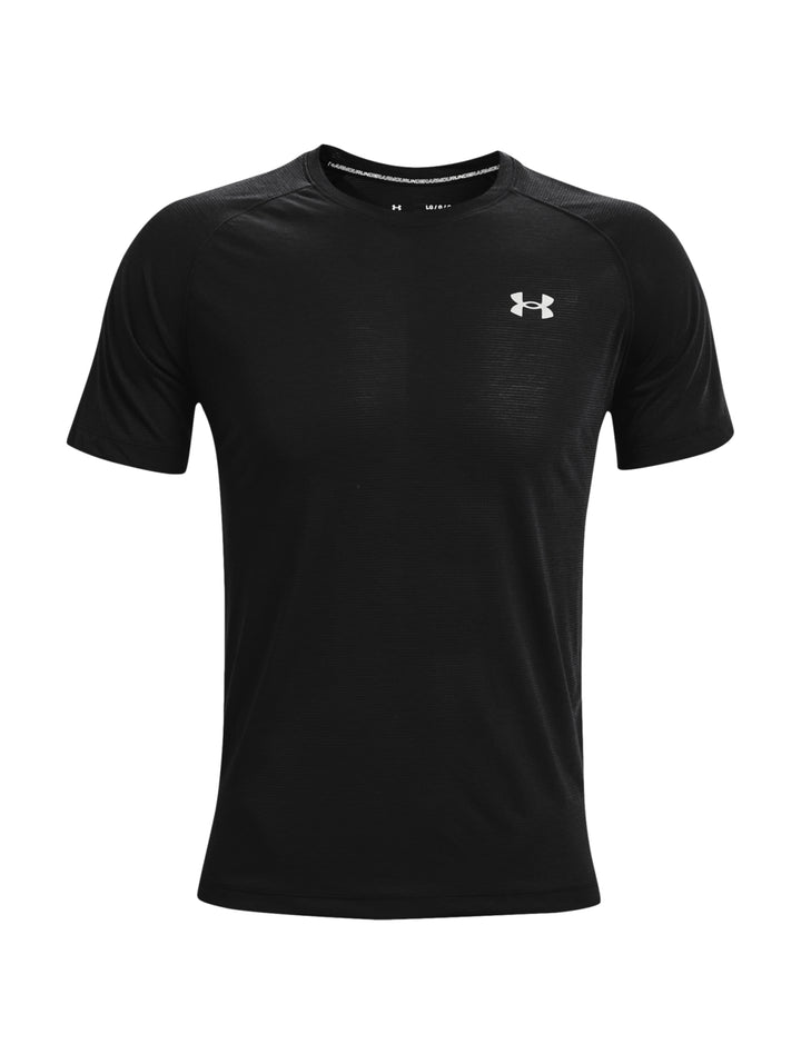 Camiseta deportiva Under Armour de manga corta en color negro con logotipo blanco en el pecho.