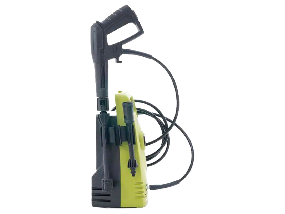 Hidrolavadora Koblenz de color verde y negro con manguera y pistola de agua integrada.