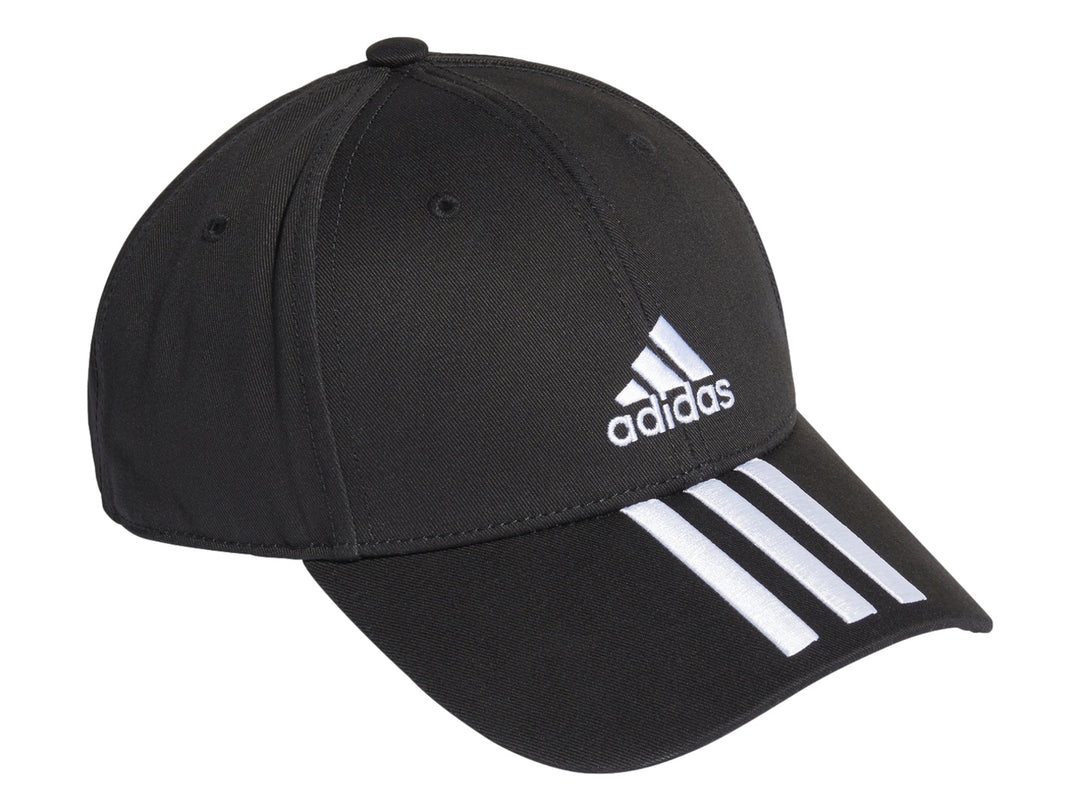 Gorra deportiva Adidas color negro con logotipo y tres franjas blancas en la visera.