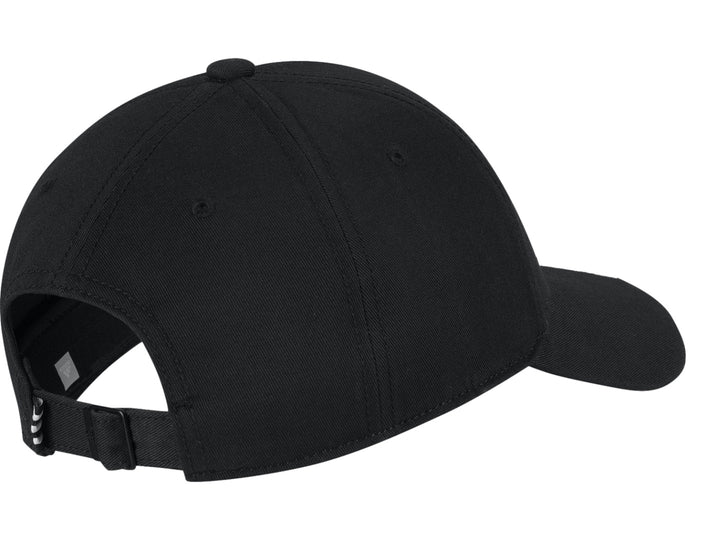 Gorra deportiva Adidas color negro con logotipo y tres franjas blancas en la visera.