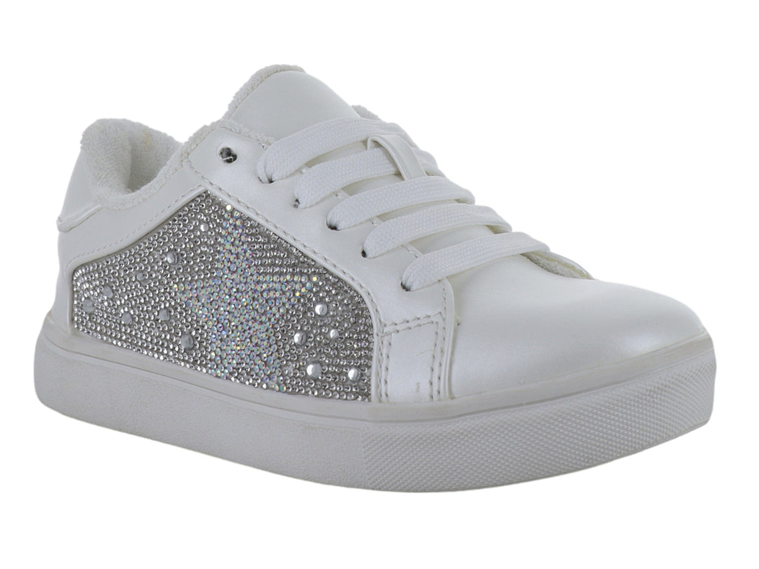 Tenis blancos infantiles con panel lateral decorado con brillantes y suela blanca.
