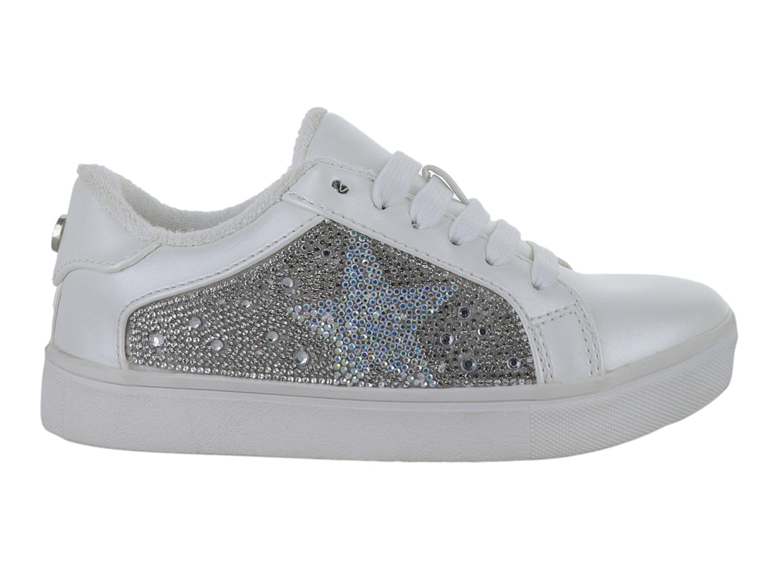Tenis blancos infantiles con panel lateral decorado con brillantes y suela blanca.