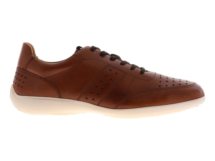 Zapato casual de cuero marrón con cordones y suela blanca.