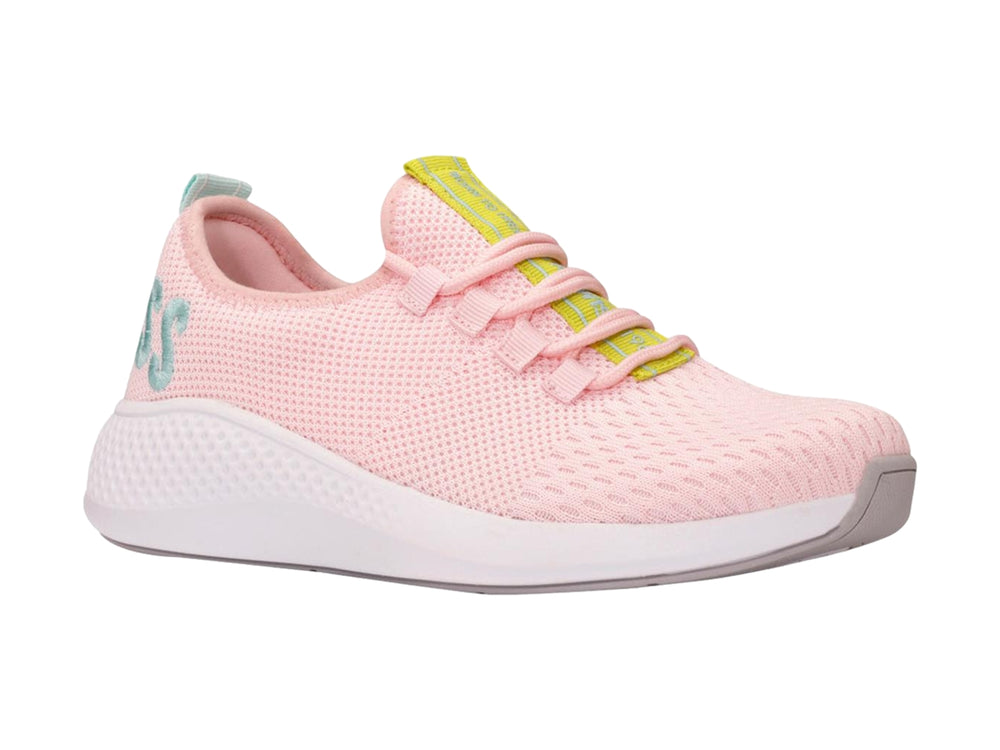 Tenis deportivos K-Swiss color rosa suave con suela blanca y detalles en azul y amarillo.