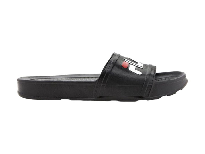 Sandalia deslizable Fila color negro con logotipo blanco y rojo en la banda superior.