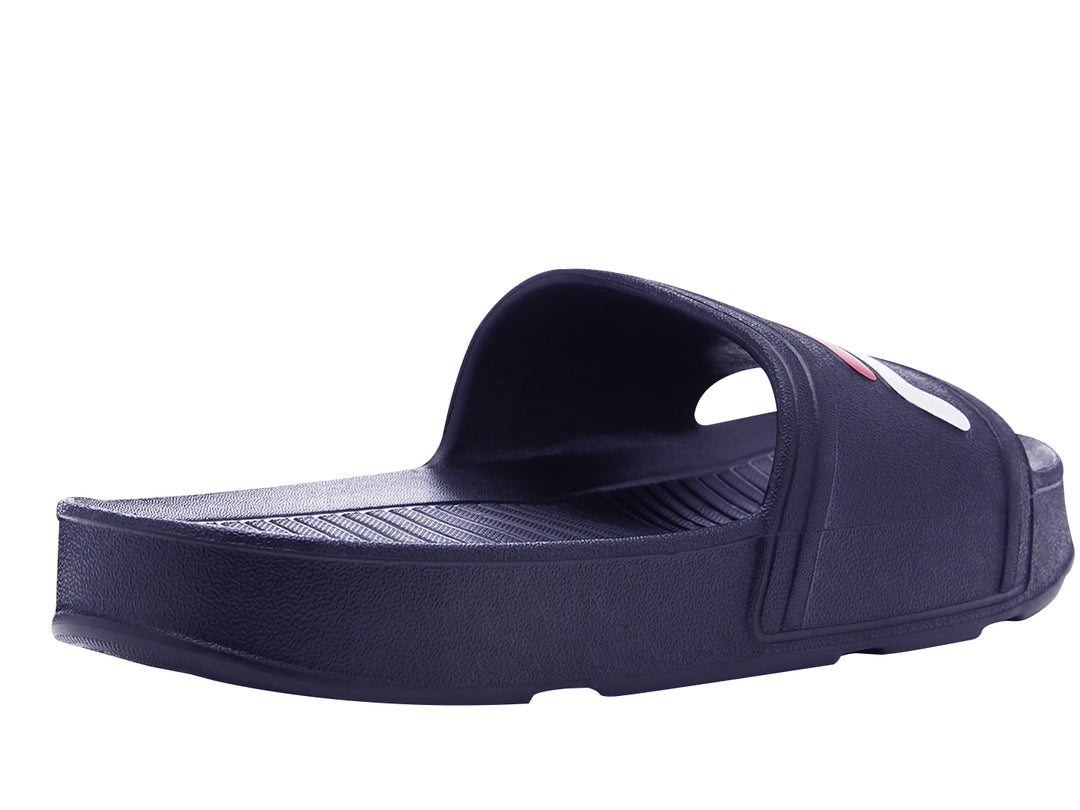 Sandalia deportiva Fila Sleek Slide LT para mujer en color azul marino con logotipo en blanco y rojo.