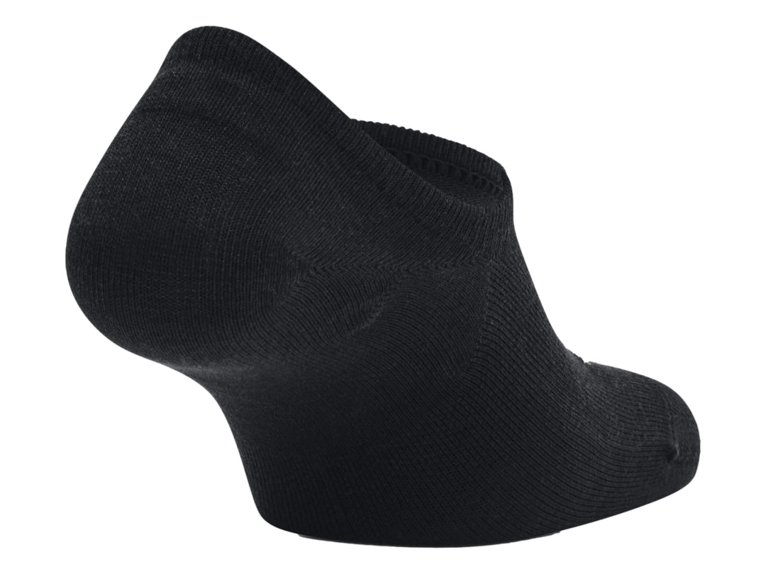 Calcetín deportivo Under Armour color negro, corte bajo, con logotipo blanco en el empeine.