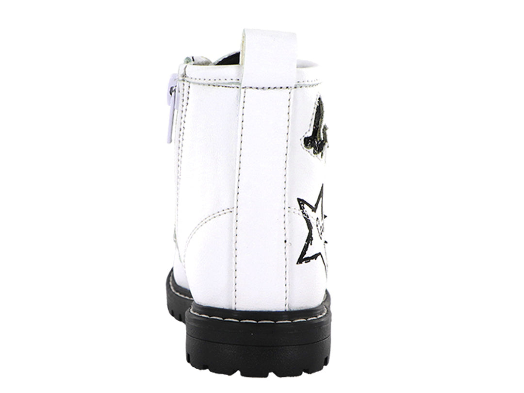 Botas blancas para Niña con suela y agujetas negras, decoradas con estrellas y texto.
