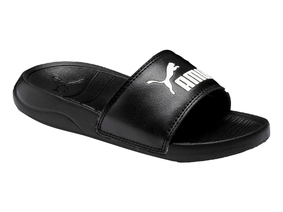 Sandalia PUMA Popcat 20 en color negro con logotipo blanco en la banda superior.